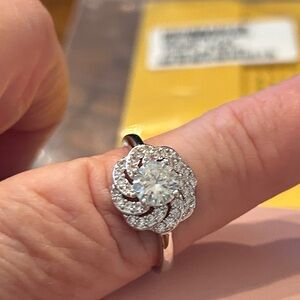 Moissanite Diamond Floral Ring size 9
